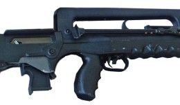famas